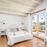 Marina 3 Bedroom Villa, ヴィラ *