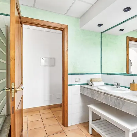 Marina 3 Bedroom Villa, * Cala Blanca (Menorca)