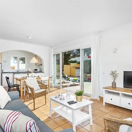 Marina 3 Bedroom Villa, * Cala Blanca (Menorca)